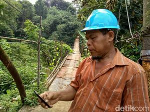 Warga Harap Pemerintah Segera Benahi Jembatan Gantung di Jagakarsa