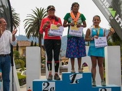 Hanya Kenakan Sandal, Perempuan Pribumi Meksiko Menangi Marathon