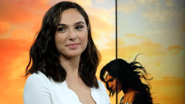 Gal Gadot, Sang Wonder Woman Anggun