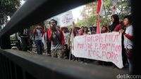 Warga Pulau Pari Demo di Ombudsman