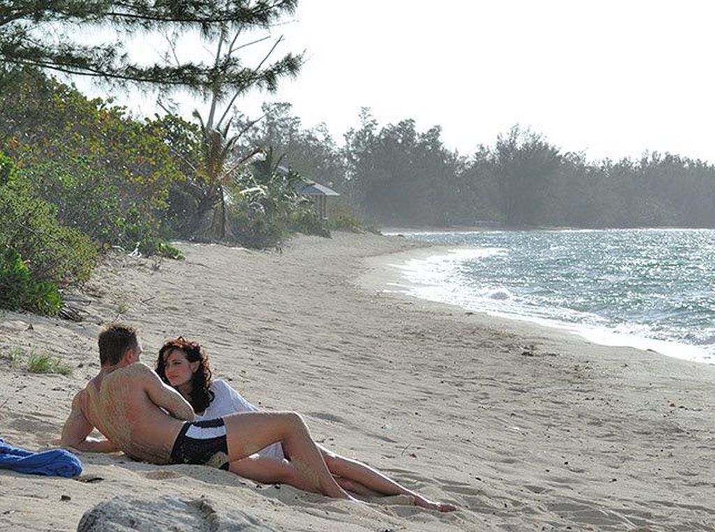 Cewek-Cewek Seksi James Bond Ada di 5 Pantai Ini Cewek-Cewek Seksi James Bond Ada di 5 Pantai Ini