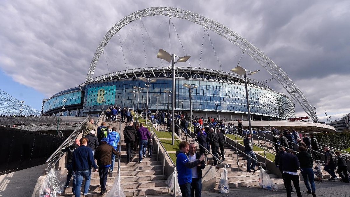 Foto: Suasana di luar stadion Wembley (Getty Images/Mike Hewitt)