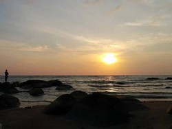 Pantai Bajugan, Spot Cantik untuk Melihat Sunset di Toli-toli