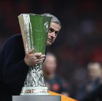 MU Rela Tukar Trofi Juara Liga Europa dengan Nyawa Korban Teror Manchester