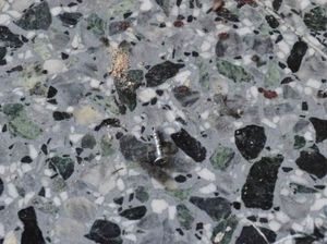 Bom di Konser Ariana Grande Dipenuhi Mur dan Sekrup