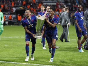 MU Membawa Sedikit Kebahagiaan di Tengah Duka Manchester MU Membawa Sedikit Kebahagiaan di Tengah Duka Manchester