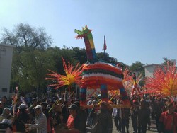 Meriahnya Karnaval Mengarak Warak Ngendhog di Kota Semarang
