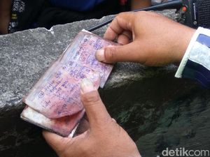 Polisi Teliti Catatan yang Ditemukan di Lokasi Bom Kampung Melayu