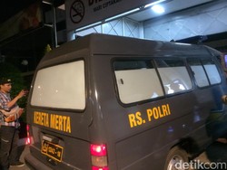IGD RS Premier Dijaga Ketat Aparat Polisi