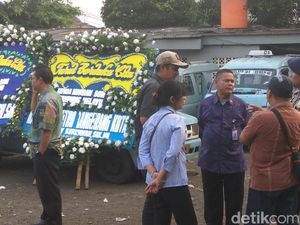 Paspampres Datangi Lokasi Bom di Kampung Melayu