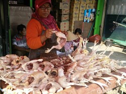 Harga Ikan dan Ayam Stabil, Daging Beku Naik