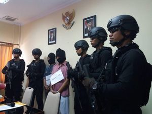 Polisi Tangkap Kurir yang Bawa 1 Kg Sabu dan 500 Butir Ekstasi