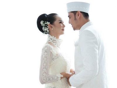 Senyum Bahagia Kalina Ocktaranny, Pose Ayu Ting Ting Kok Mirip Aurel