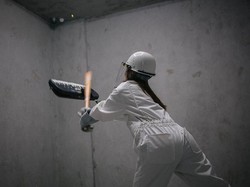 Kamu Lagi Kesal? Yuk Banting-banting Barang di Tempat Ini