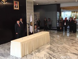 Jonan ke Pejabat Baru BPH Migas: Tekan Harga Gas dan BBM Satu Harga