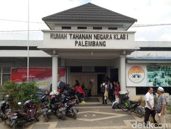 Rusak Jeruji Besi, 17 Tahanan Rutan Palembang Kabur