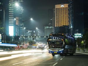 Bus Volvo Jalan-jalan di Jakarta Bus Volvo Jalan-jalan di Jakarta