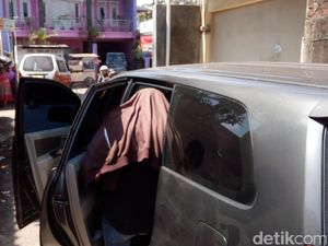 Densus Tangkap H Diduga Saudara Pelaku Bom Kampung Melayu