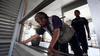 Halte TransJ Kampung Melayu Dibersihkan Usai Teror Bom
