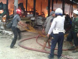 Gara-gara Rokok, Pabrik Pengolahan Limbah di Bogor Terbakar