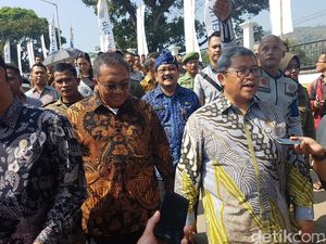 Ragam Aplikasi Bayar Pajak Kendaraan Genjot Pendapatan Jabar