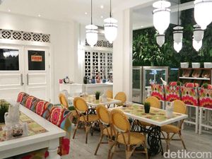 Santap Makan Siang di Warung Peranakan, Resto Mungil Cantik di Kemang