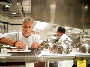 Chef Ini Larang Mainan Fidget Spinner Ada di Dapur Restorannya
