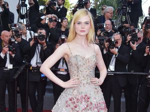 Foto: 15 Pesona Kecantikan Elle Fanning Yang Mencuri Perhatian Foto: 15 Pesona Kecantikan Elle Fanning Yang Mencuri Perhatian