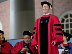 Gagal Lulus, Zuckerberg Minder Pidato di Depan Wisudawan