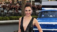 7 Perempuan Paling Seksi dan Jago Ngebut di Fast & Furious