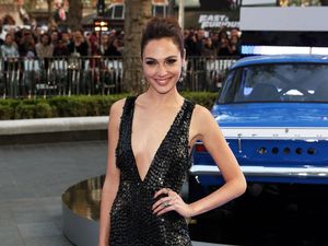 7 Perempuan Paling Seksi dan Jago Ngebut di Fast & Furious