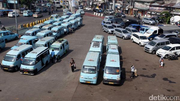 Pasca Bom, Terminal Kampung Melayu Kembali Beroperasi