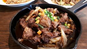 Enaknya Bistik Sapi dan Fuyunghai Udang Racikan Restoran Legendaris