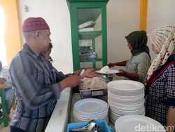 Kantin Gratis untuk Kaum Duafa di Masjid Agung Lubuklinggau