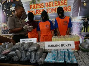 Home Industry Petasan Digerebek, 46 Kg Bahan Pembuatnya Disita