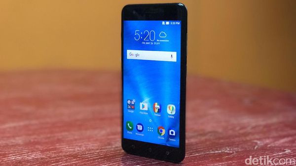 Unboxing Zenfone Zoom S, Pamer Kamera Ganda