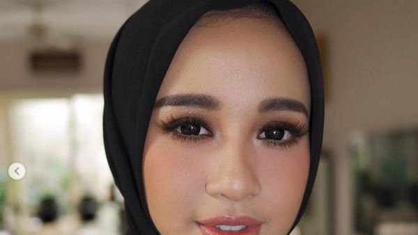 Geulis Pisan, Neng Laudya Cynthia Bella