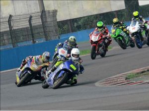 YZF-R25 Unggul di Balapan dan di Luar Sirkuit