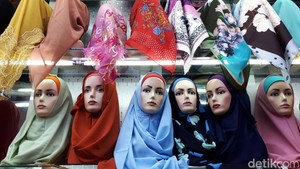 Foto Jilbab  Instan  Seperti Ini yang Tren Dipakai Selebgram