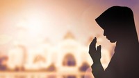 Wanita Muslim Keluar Malam Sendirian, Boleh atau Tidak?