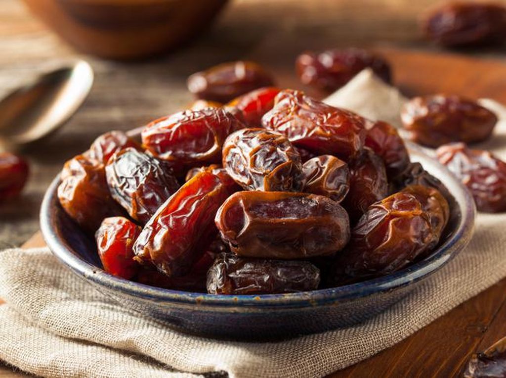 5 Fakta Super Buah Kurma, Si Manis Teman Akrab untuk Buka 5 Fakta Super Buah Kurma, Si Manis Teman Akrab untuk Buka