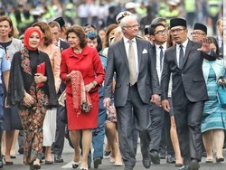 Foto: Gaya Hijab Si Cinta, Istri Ridwan Kamil Saat Bertemu Ratu Swedia