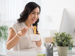 Makan Mie Instan 2 Kali Seminggu Bisa Picu Sindrom Metabolik pada Wanita