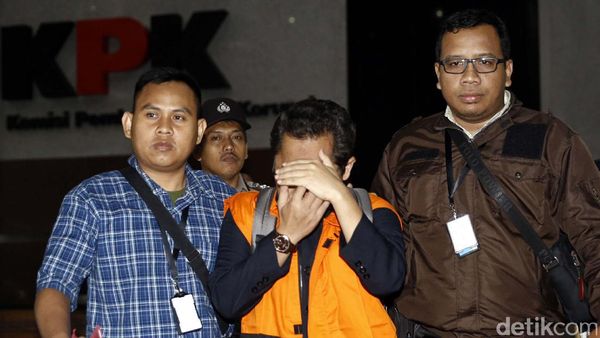 KPK Tahan Auditor BPK Terkait Suap WTP di Kemendes