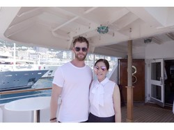 Iri! Maia Estianty Foto Bareng Chris Hemsworth di Monako