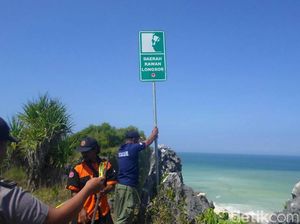 Tebing Pantai Selatan di Gunungkidul Rawan Longsor Tebing Pantai Selatan di Gunungkidul Rawan Longsor