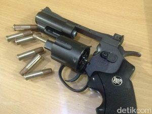 Polisi Tangkap Sopir Taksi Online di Bogor karena Bawa Airsoft Gun
