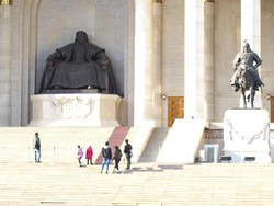 Syiar Fatima dan Toleransi di Negeri Genghis Khan