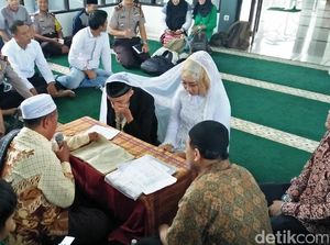 Polisi Nikahkan Kekasih Tersangka Pembuang Bayi di Tangsel