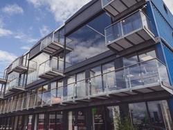 Bukan Pulo Gadung, Ini Kota Kontainer di Inggris